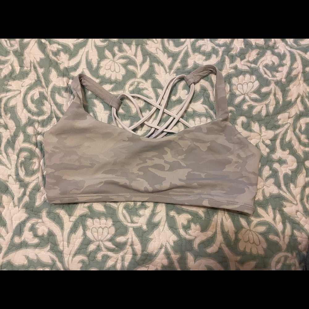 Lululemon Free to Be Bra Size 14